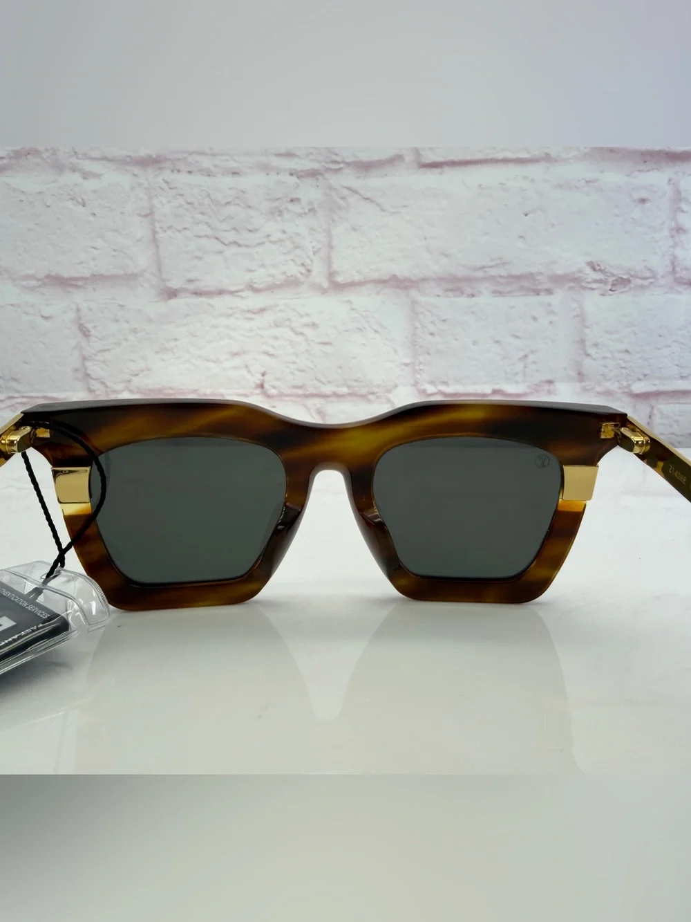 Louis Vuitton 1.1 Millionaires Sunglasses Z1436W Brown/Gold Tone